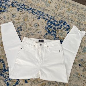 Abercrombie & Fitch high rise white jeans, ankle detail, size 28